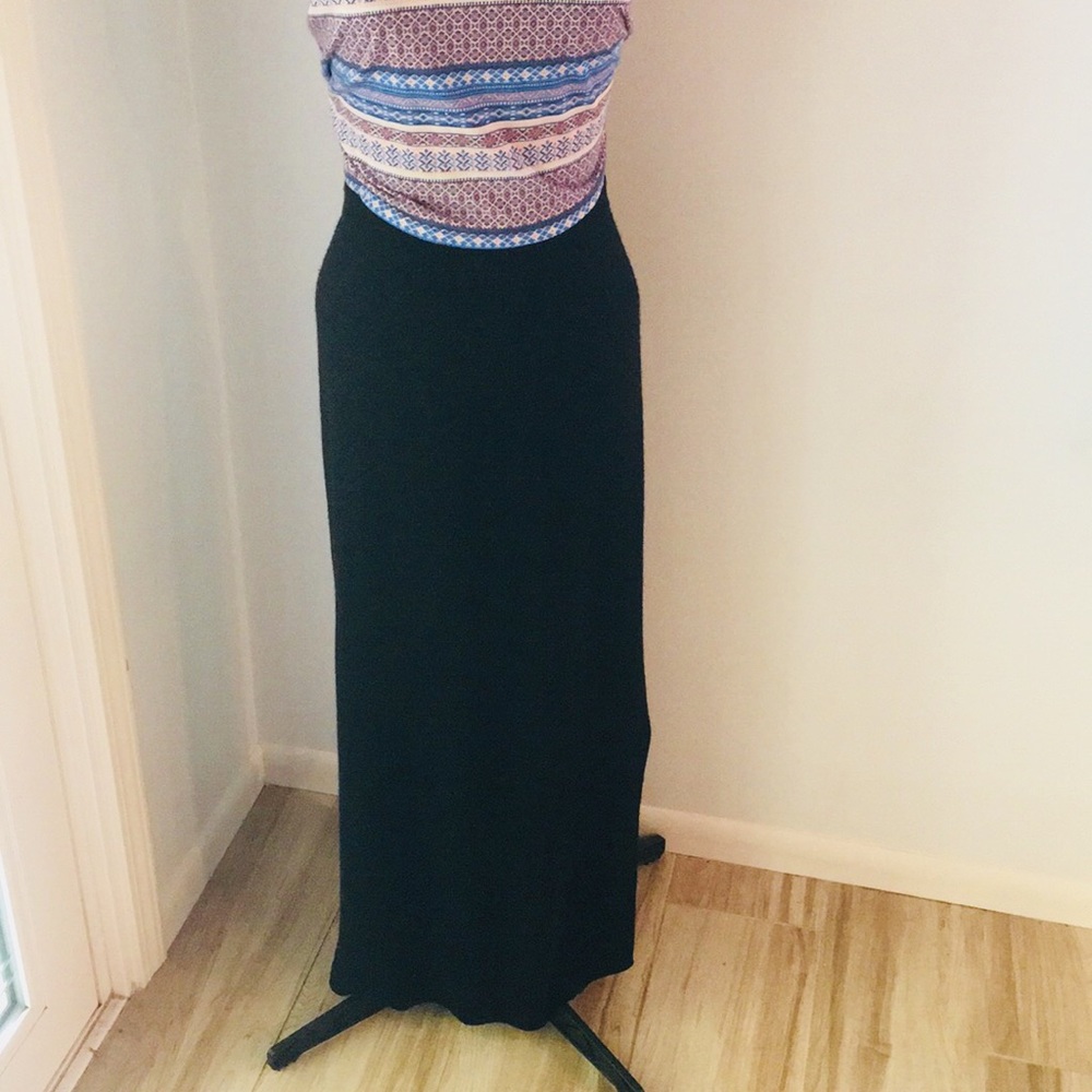 ✨ Jillian Jones  Black Maxi Skirt ✨